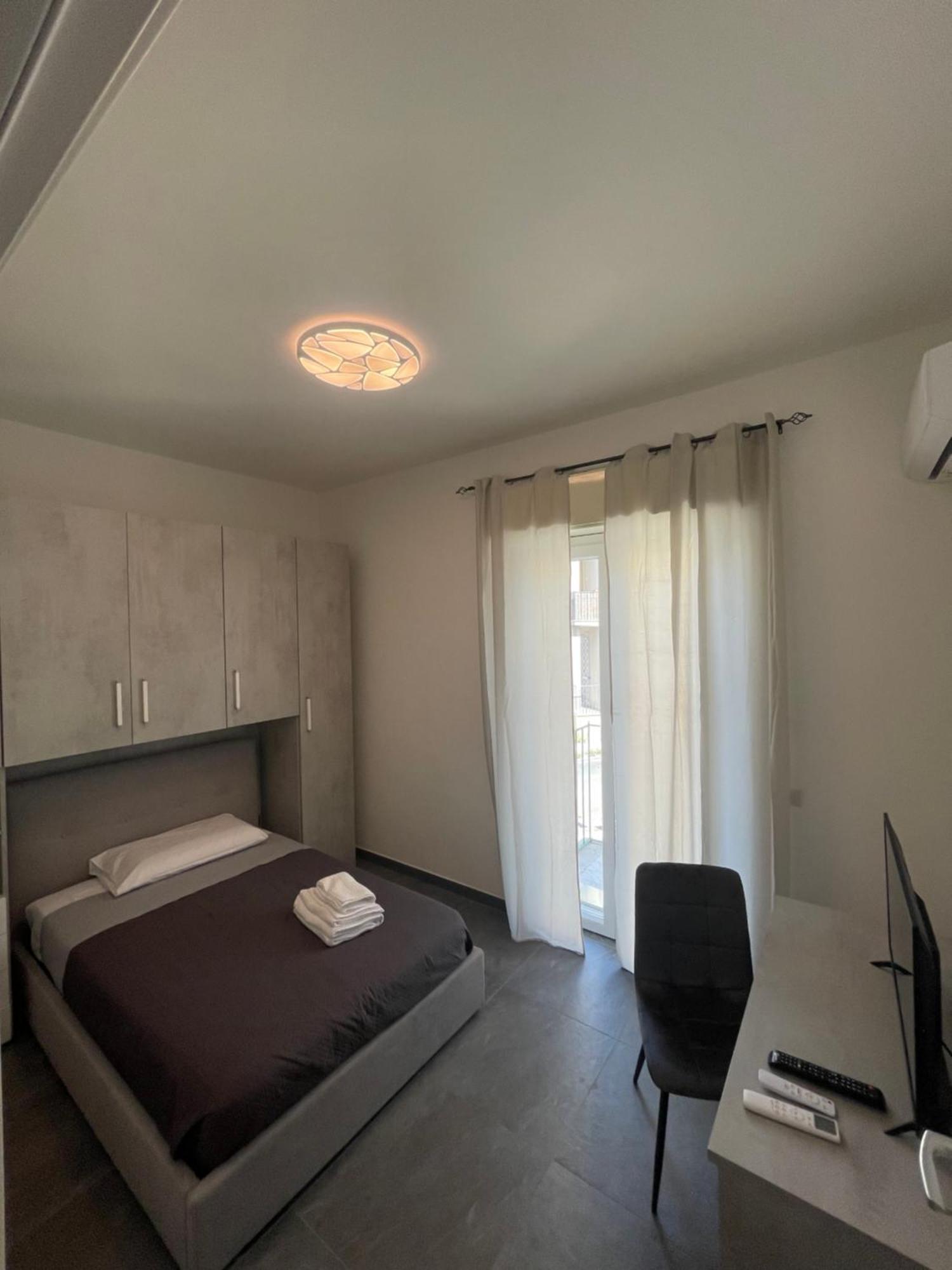 Leos Rooms Caltanissetta Exteriör bild