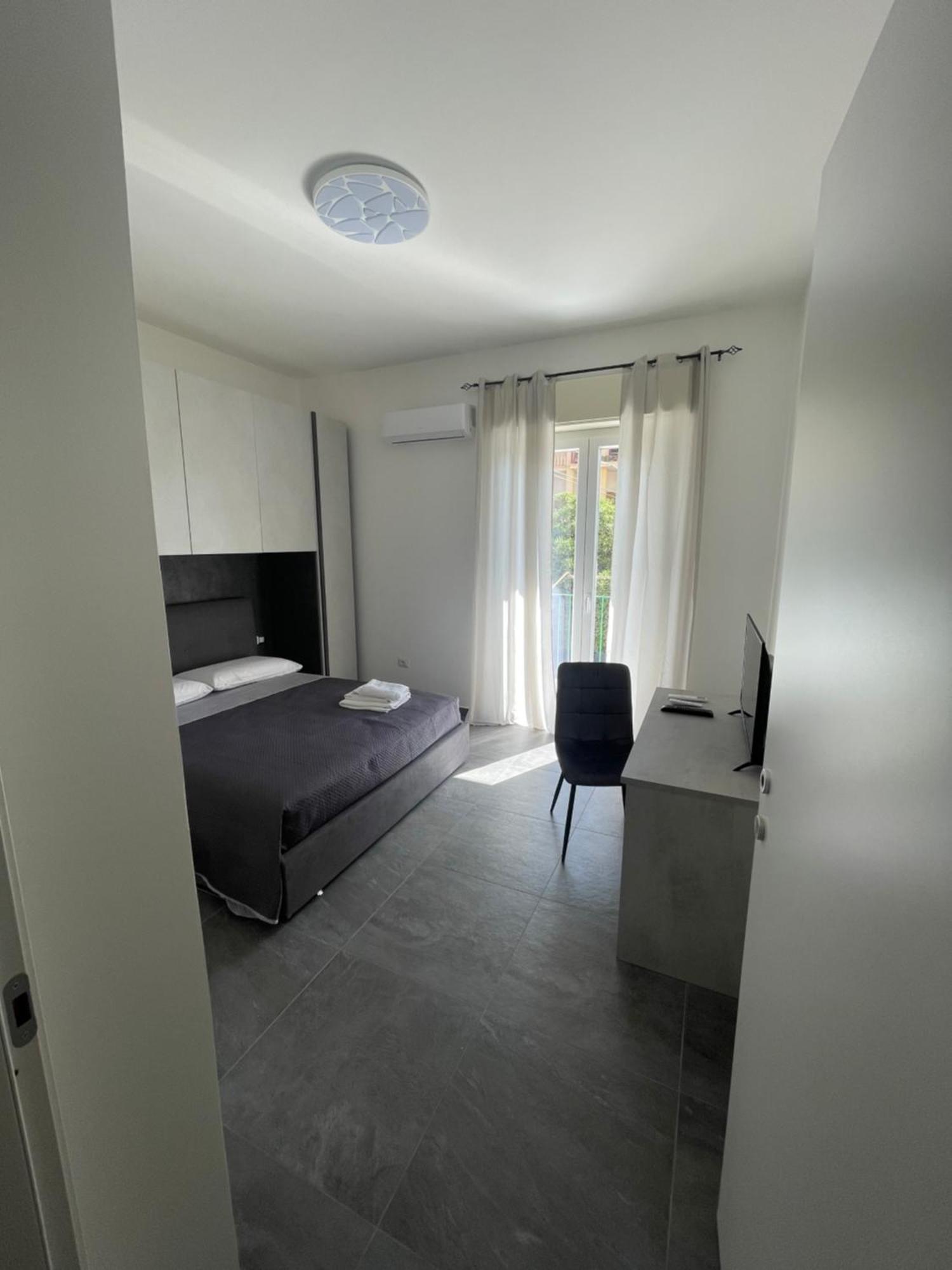 Leos Rooms Caltanissetta Exteriör bild